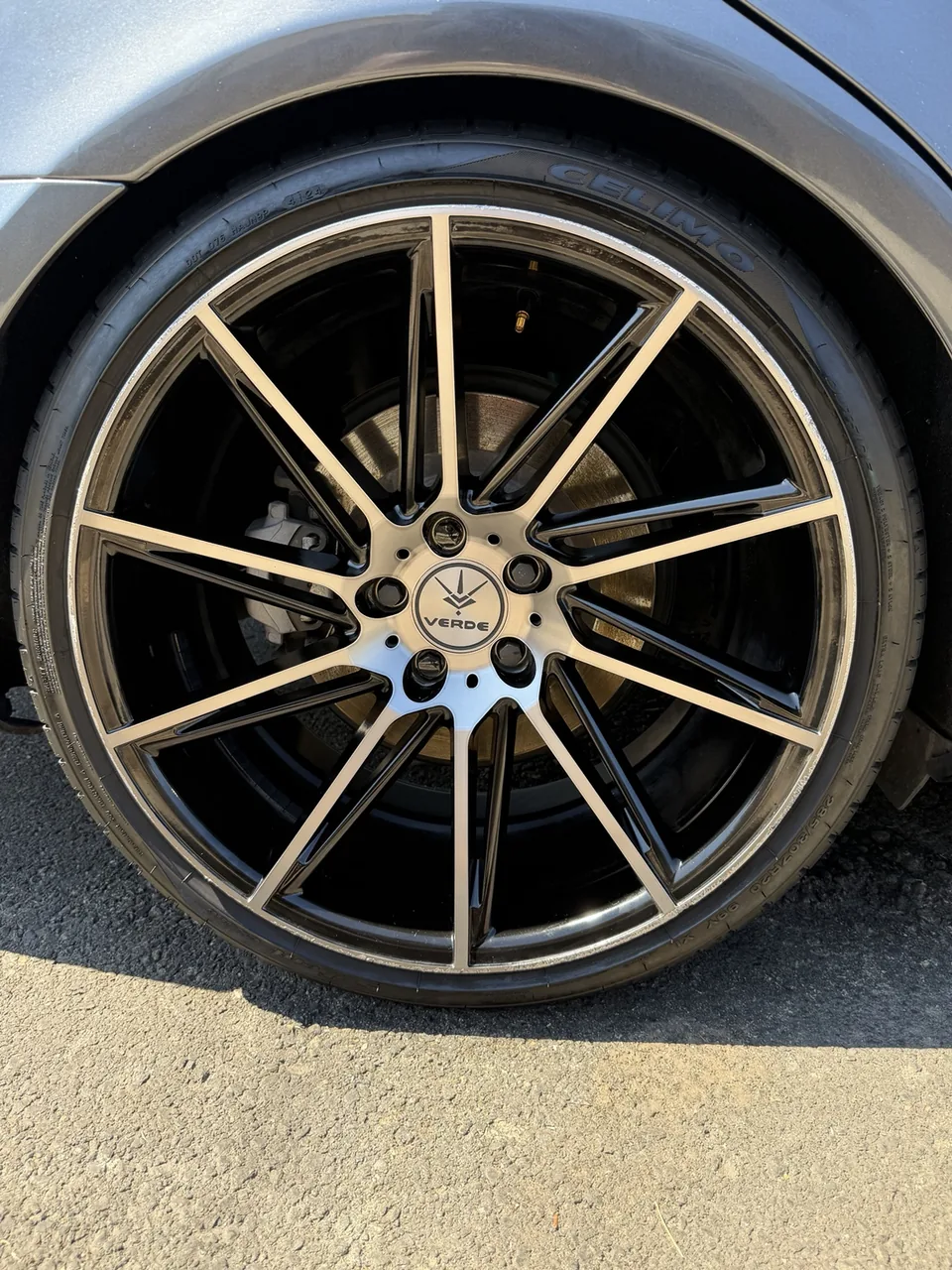 Mercedes-Benz CLS 550 wheel after cleaning
